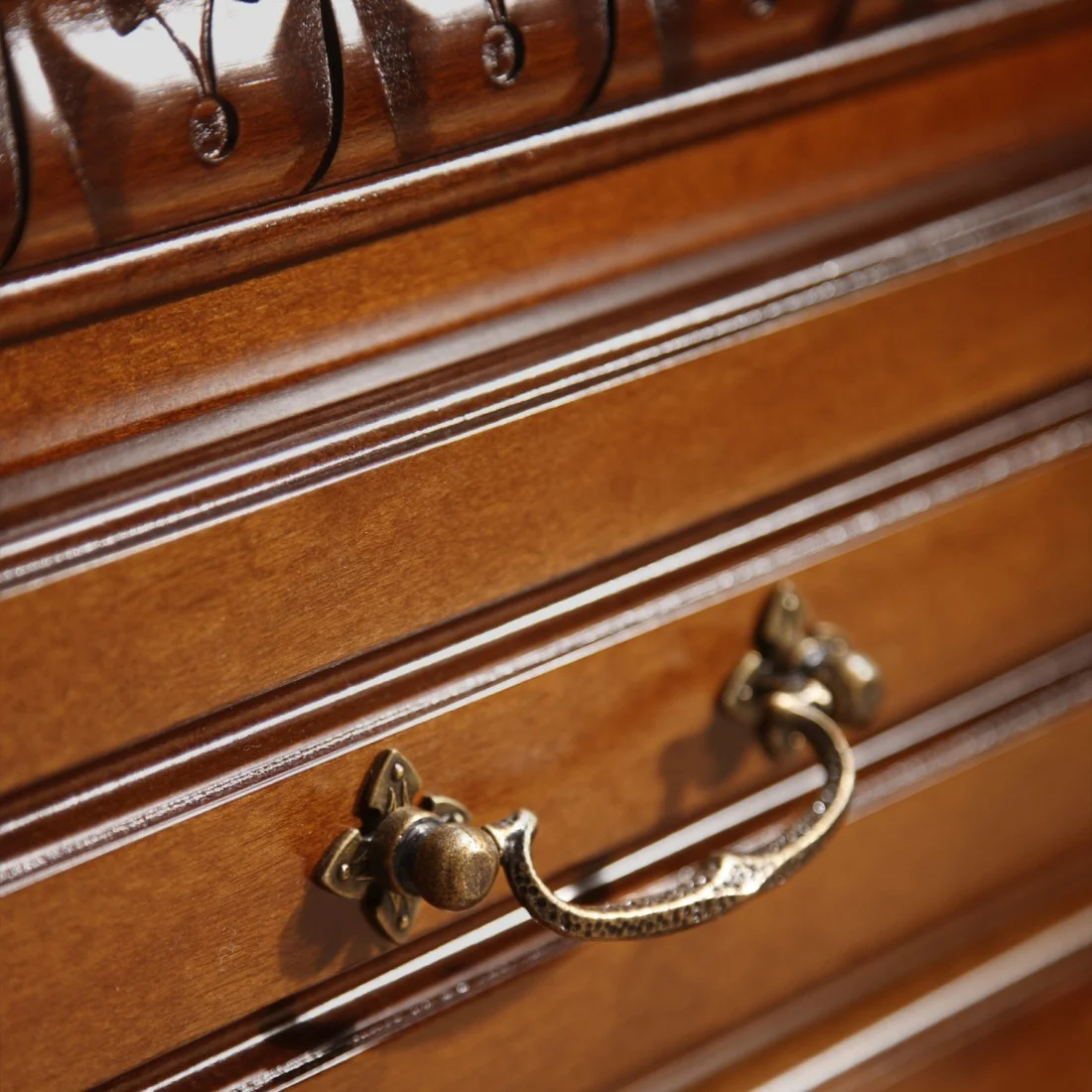 Nočný stolík CARINA 2