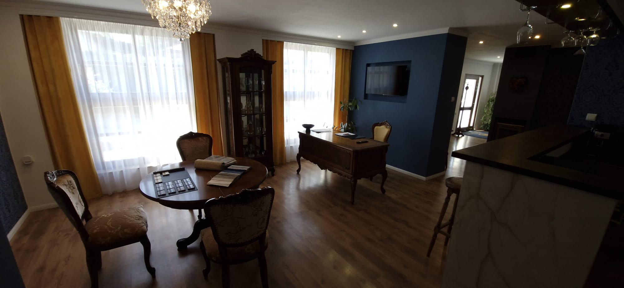 Showroom Rustikálny nábytok vo Zvolene